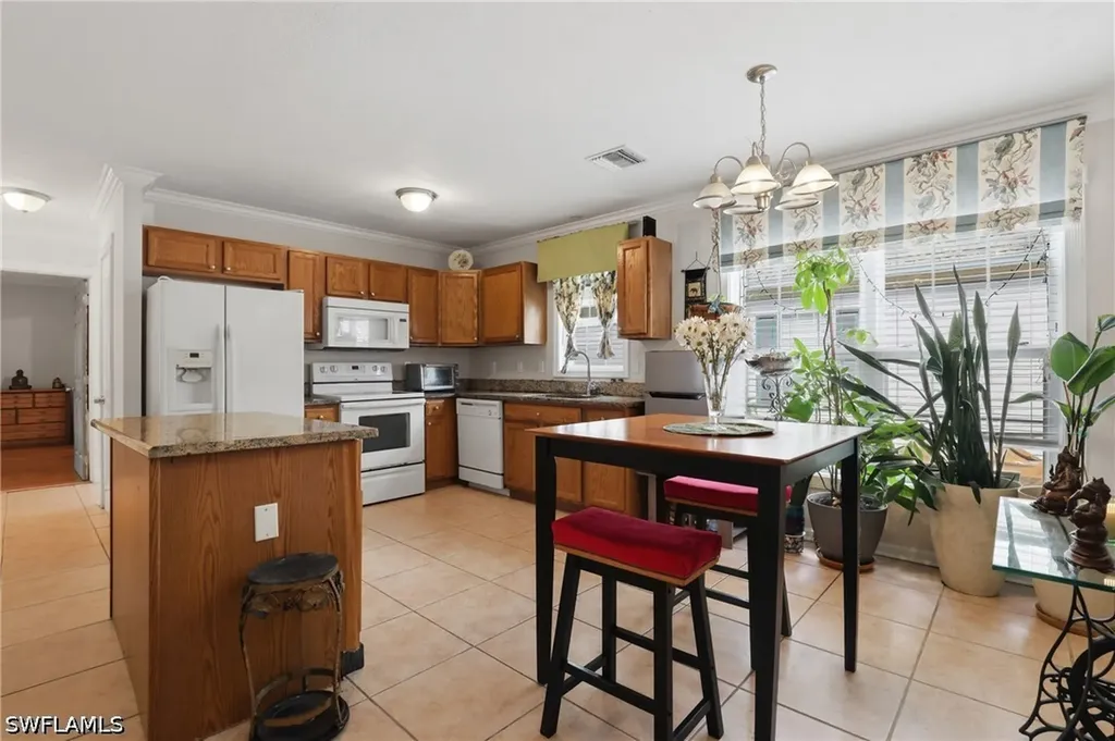 199 Leawood Circle Naples FL 34104