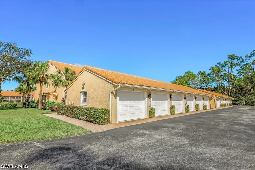 2365 Bayou Lane Naples FL 34112