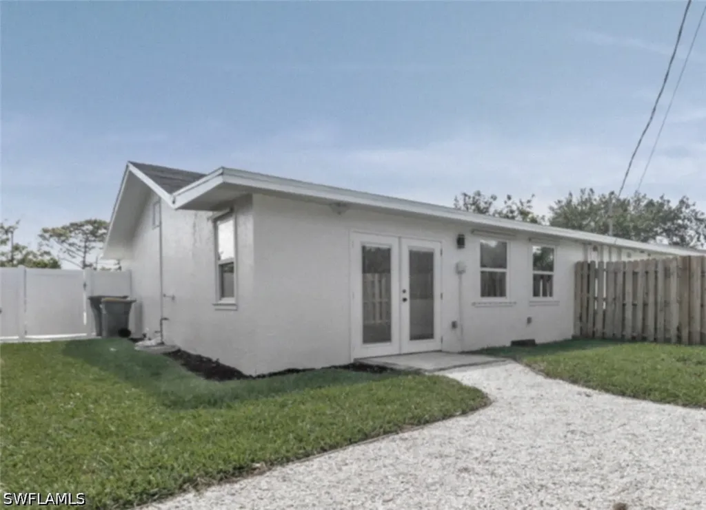 4525 Fluvia Avenue Naples FL 34103