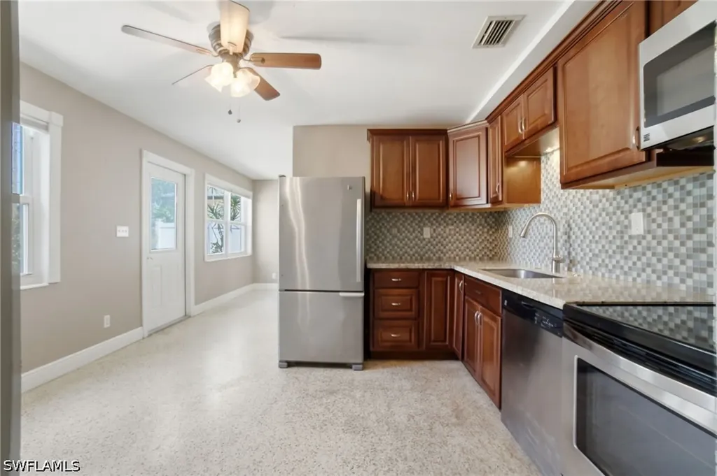 794 107th Avenue N Naples FL 34108