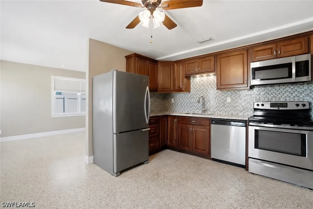 794 107th Avenue N Naples FL 34108