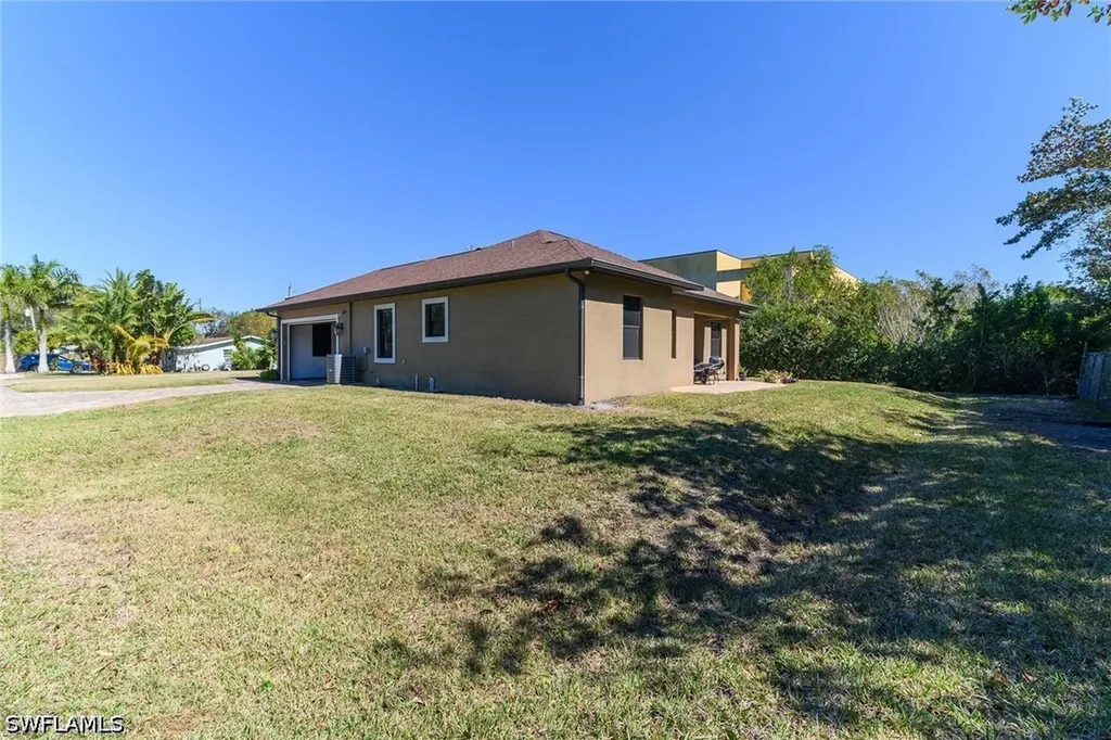 1386 Rosemary Lane Naples FL 34103