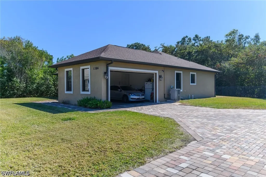 1386 Rosemary Lane Naples FL 34103