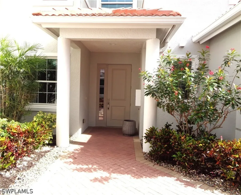 575 El Camino Real Naples FL 34119
