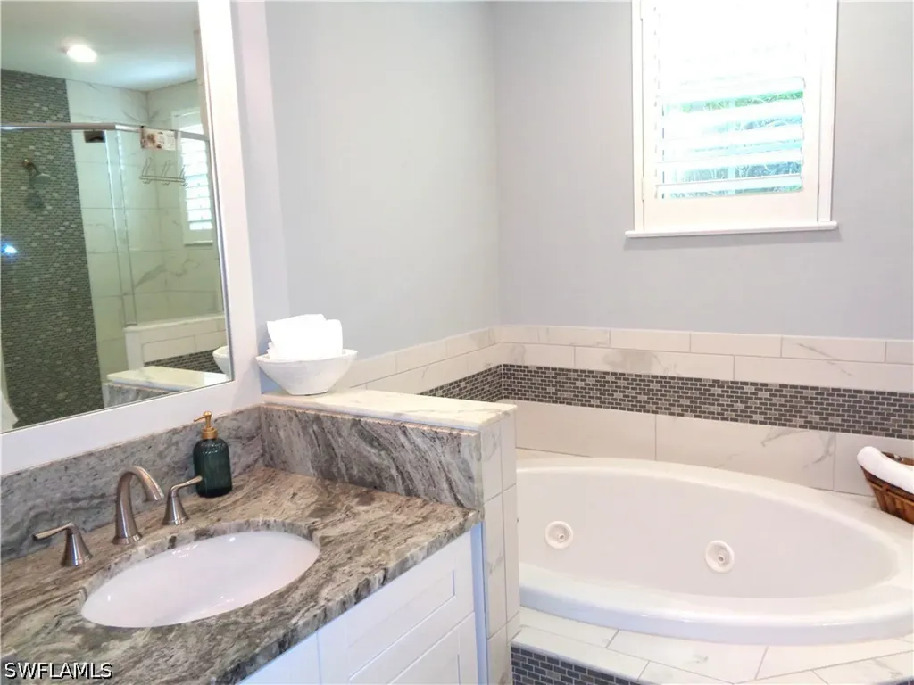 575 El Camino Real Naples FL 34119