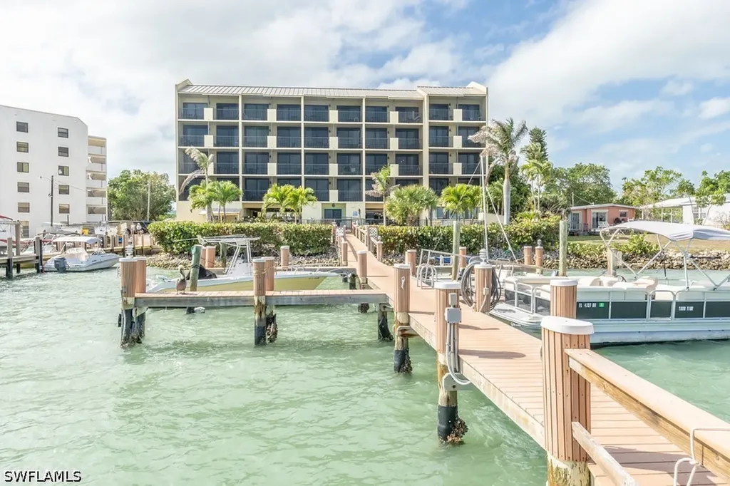 10 Tampa Place Marco Island FL 34145