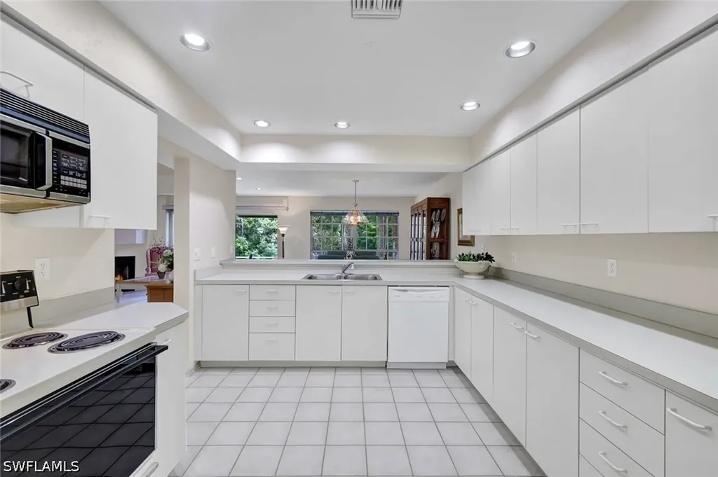 20190 Golden Panther Drive Estero FL 33928