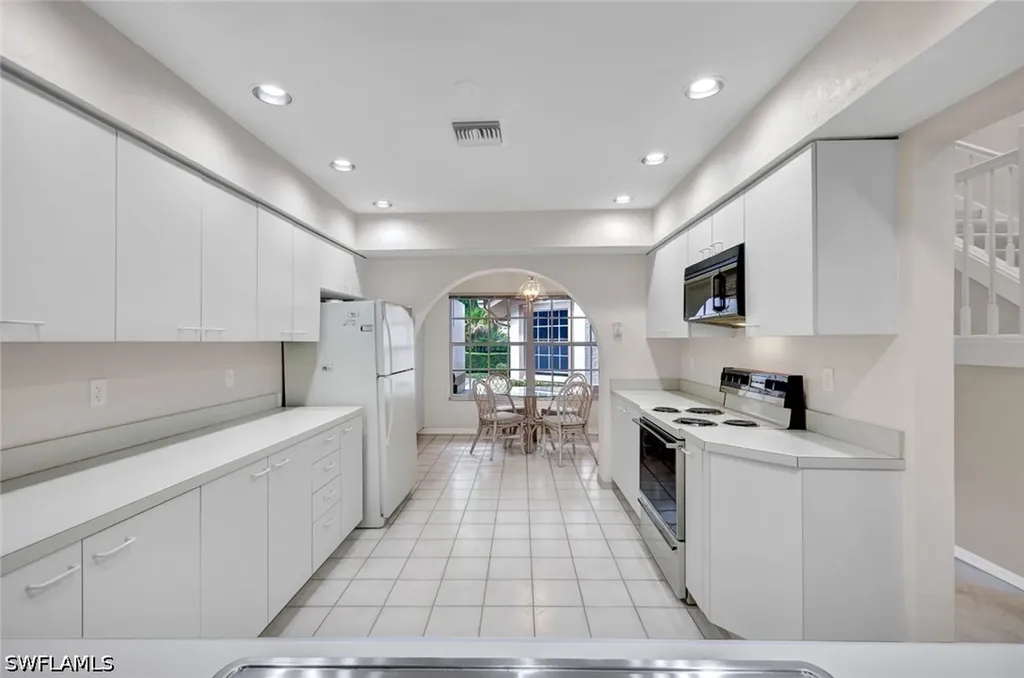 20190 Golden Panther Drive Estero FL 33928