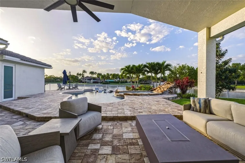 2179 Canary Island Cove Naples FL 34119