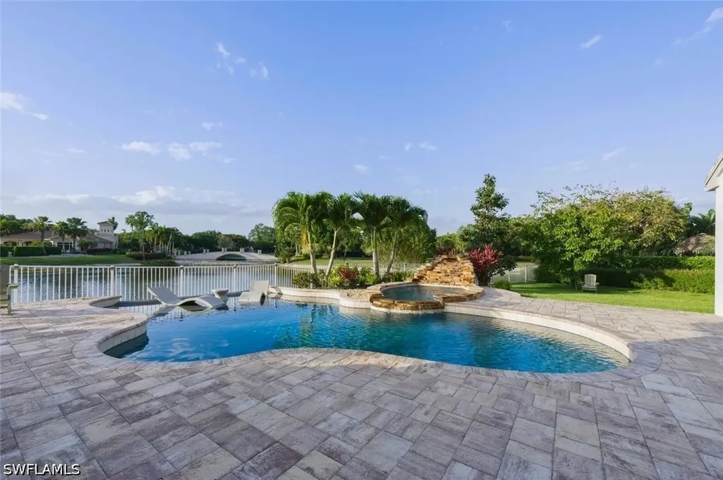 2179 Canary Island Cove Naples FL 34119