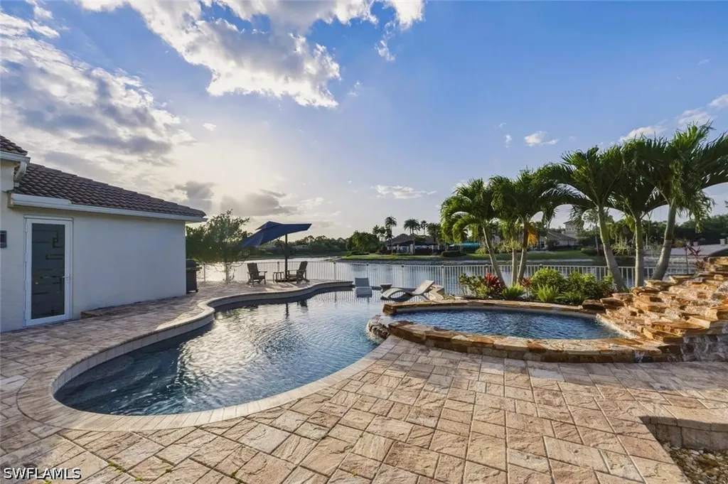 2179 Canary Island Cove Naples FL 34119