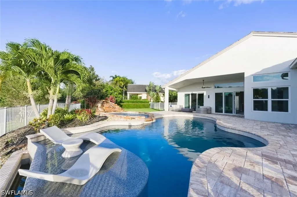 2179 Canary Island Cove Naples FL 34119