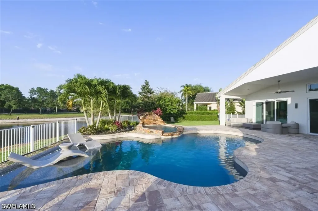 2179 Canary Island Cove Naples FL 34119