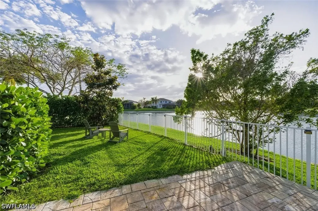 2179 Canary Island Cove Naples FL 34119