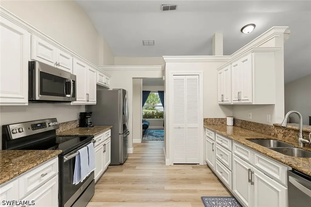 159 Plantation Circle Naples FL 34104