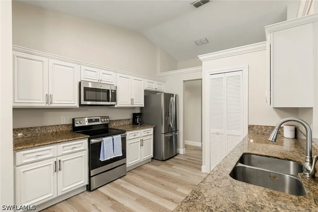159 Plantation Circle Naples FL 34104