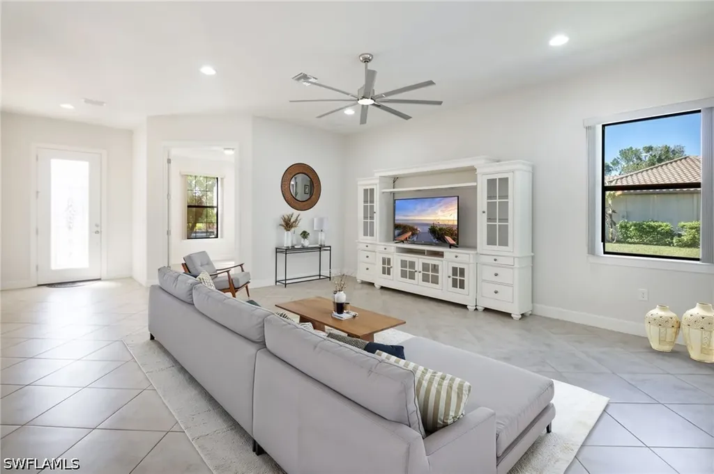 9074 Triangle Palm Lane Fort Myers FL 33913