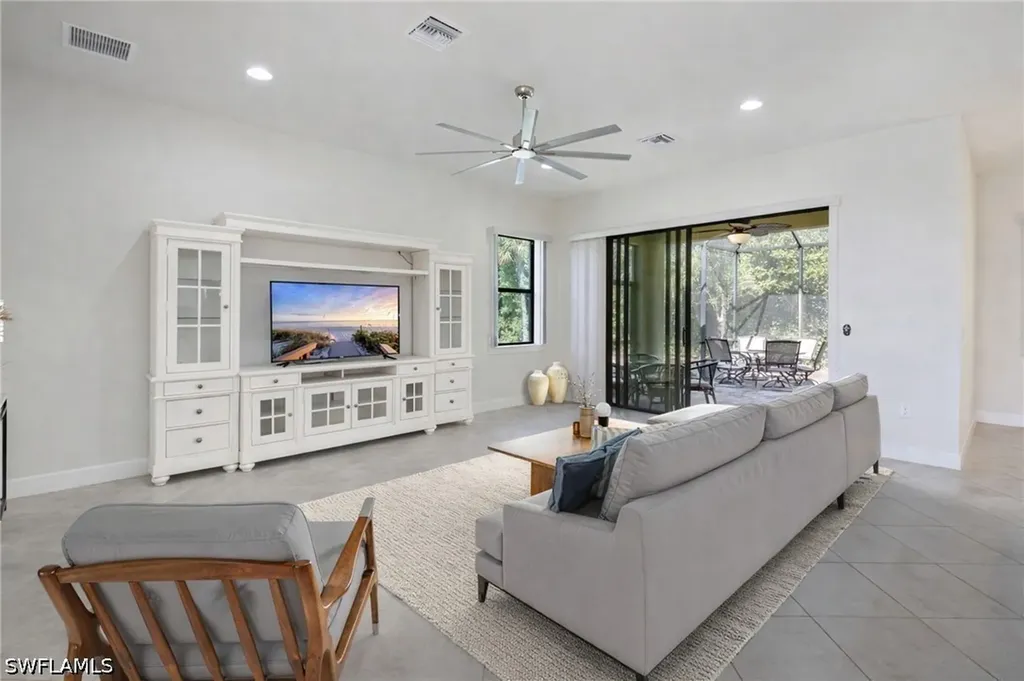 9074 Triangle Palm Lane Fort Myers FL 33913