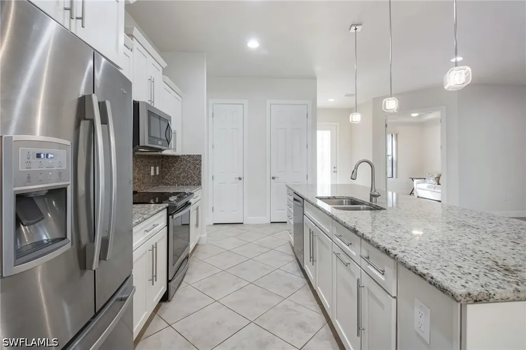 9074 Triangle Palm Lane Fort Myers FL 33913