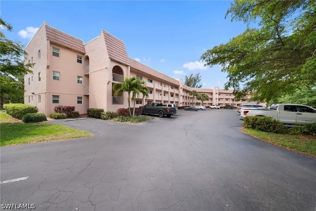 400 Forest Lakes Boulevard Naples FL 34105