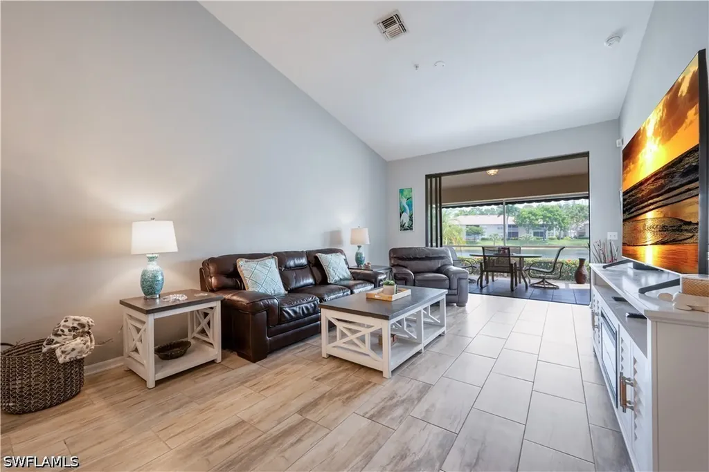367 Dover Place Naples FL 34104