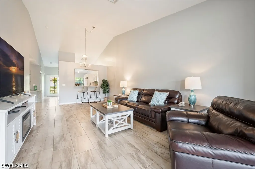 367 Dover Place Naples FL 34104