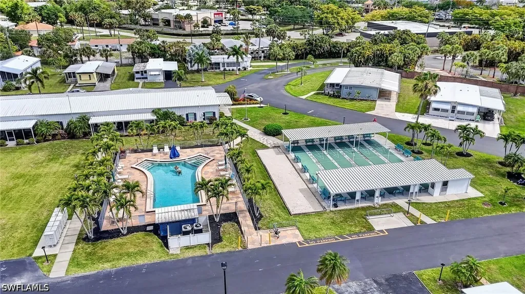 77 Enchanting Boulevard Naples FL 34112