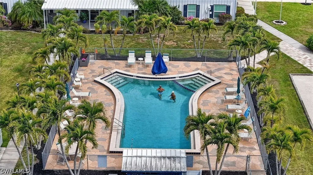 77 Enchanting Boulevard Naples FL 34112
