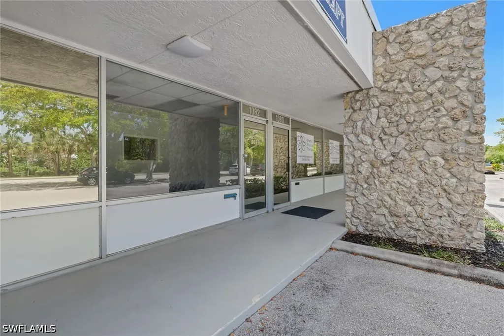1078, 1080, 1082 6th Avenue N Naples FL 34102