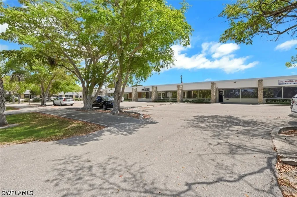 1078, 1080, 1082 6th Avenue N Naples FL 34102