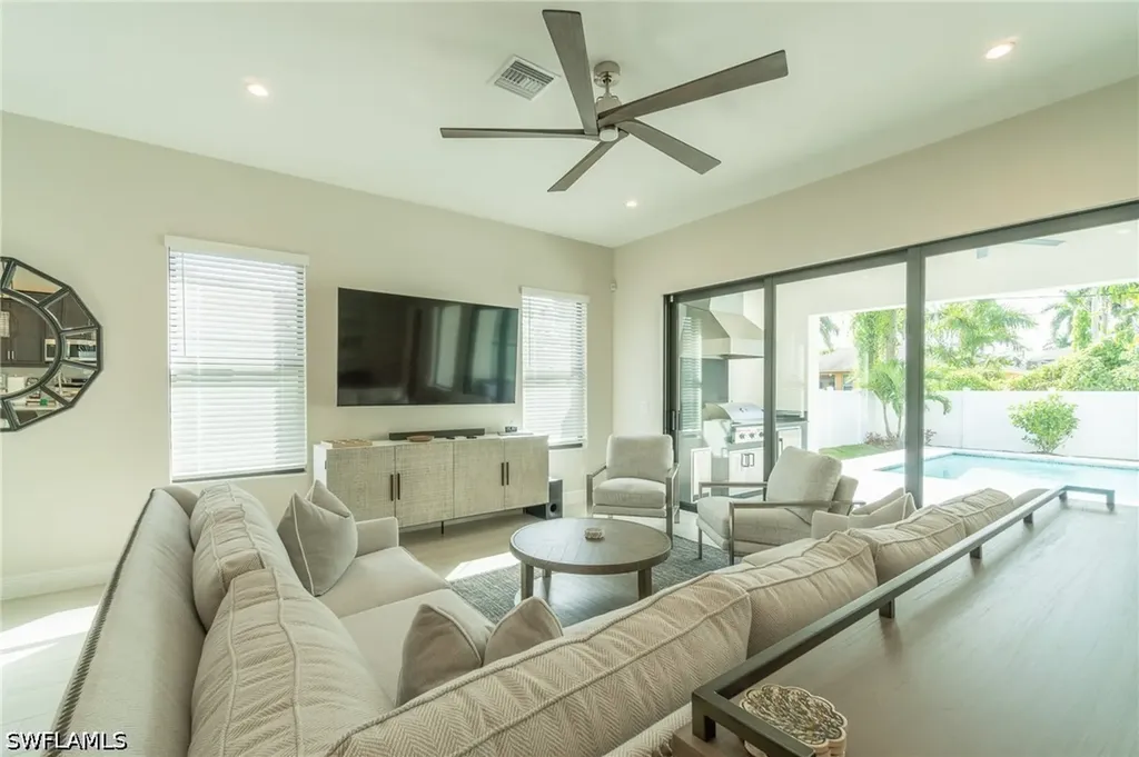 822 105th Avenue N Naples FL 34108