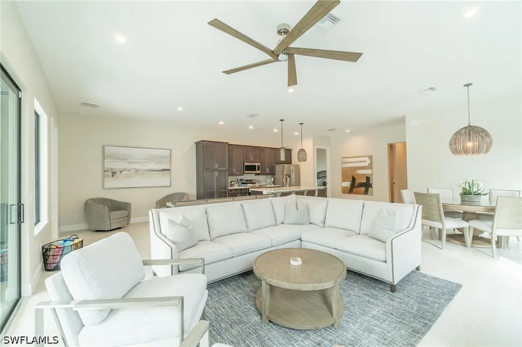 822 105th Avenue N Naples FL 34108