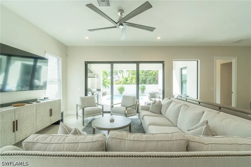 822 105th Avenue N Naples FL 34108
