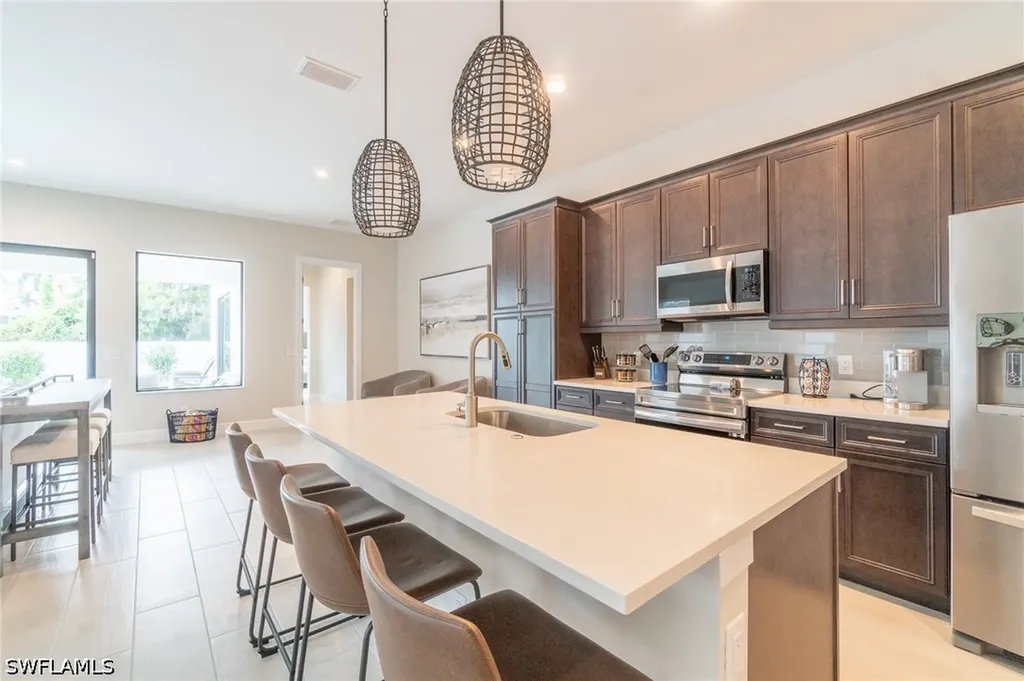 822 105th Avenue N Naples FL 34108