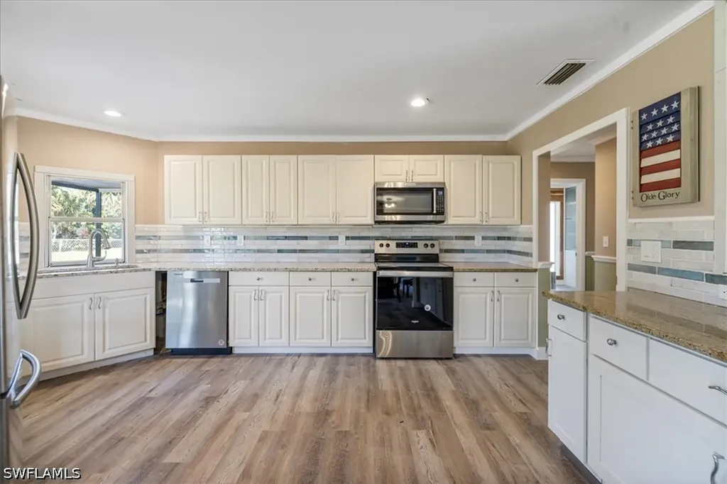 4216 SE 1st Court Cape Coral FL 33904