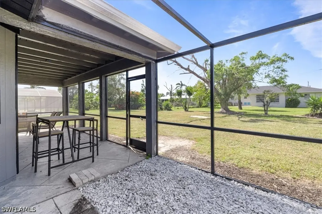 4216 SE 1st Court Cape Coral FL 33904