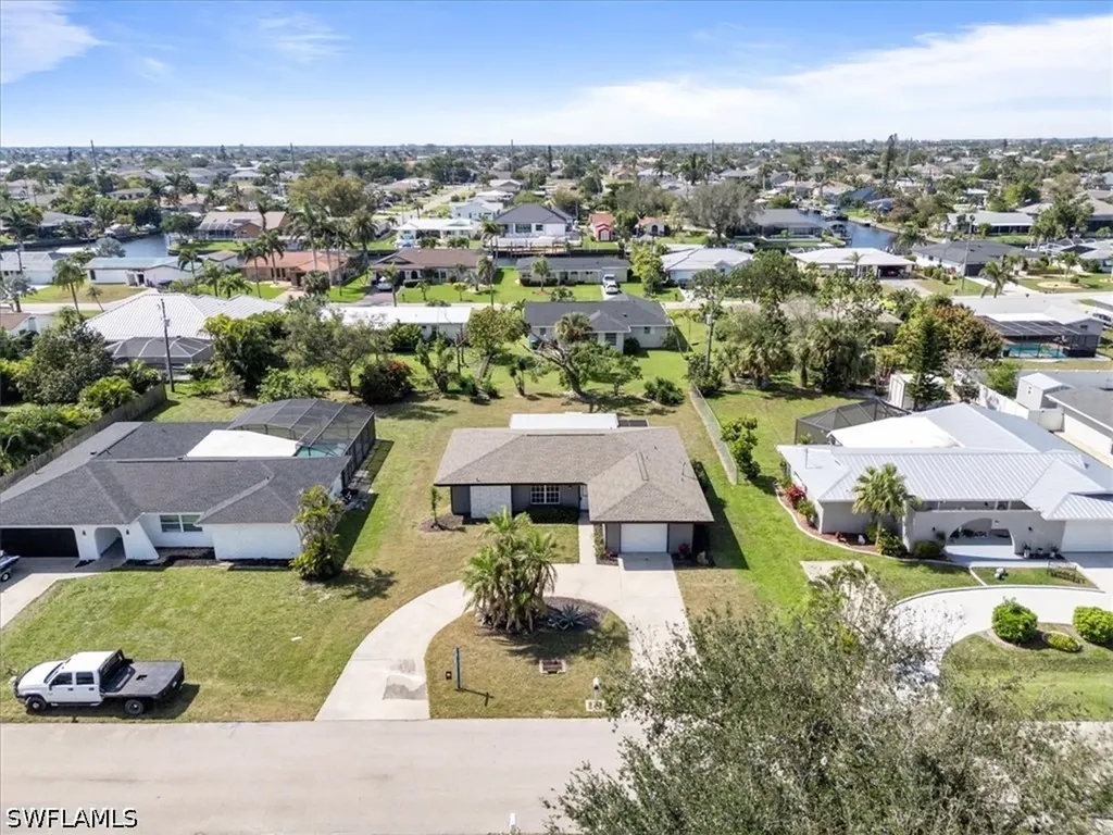 4216 SE 1st Court Cape Coral FL 33904