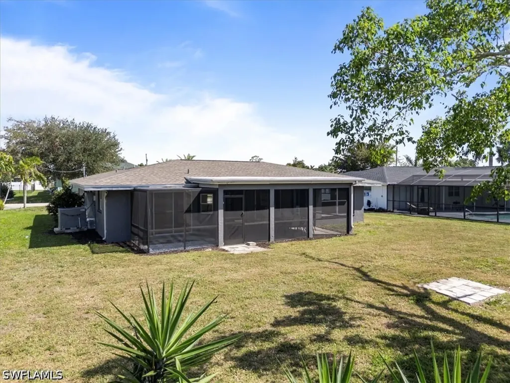 4216 SE 1st Court Cape Coral FL 33904