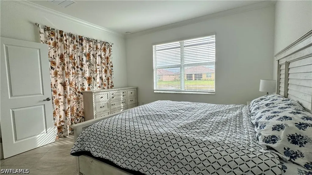 2066 Tamarron Lane Naples FL 34120