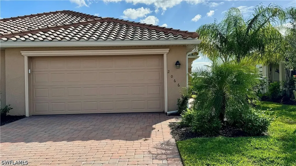 2066 Tamarron Lane Naples FL 34120