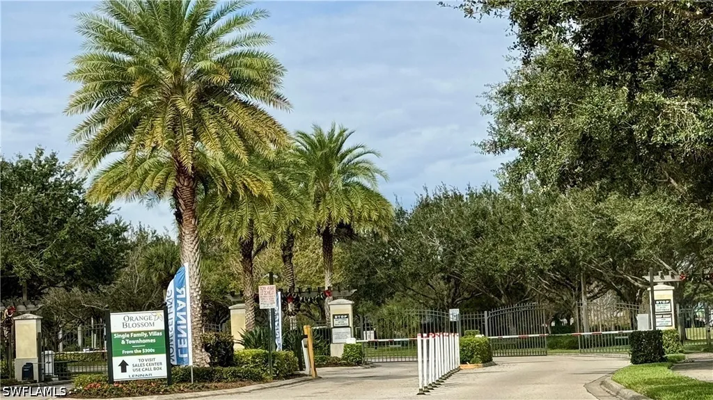 2066 Tamarron Lane Naples FL 34120