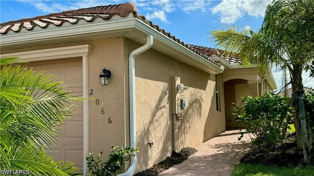 2066 Tamarron Lane Naples FL 34120