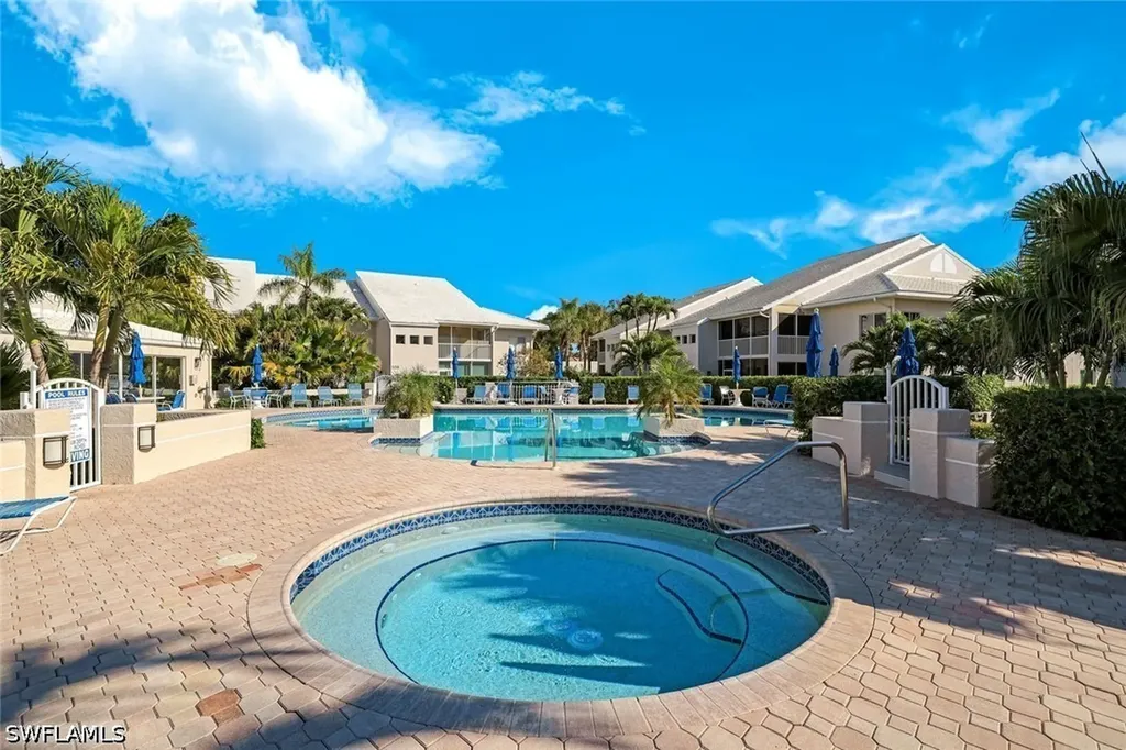 5801 Glencove Drive Naples FL 34108