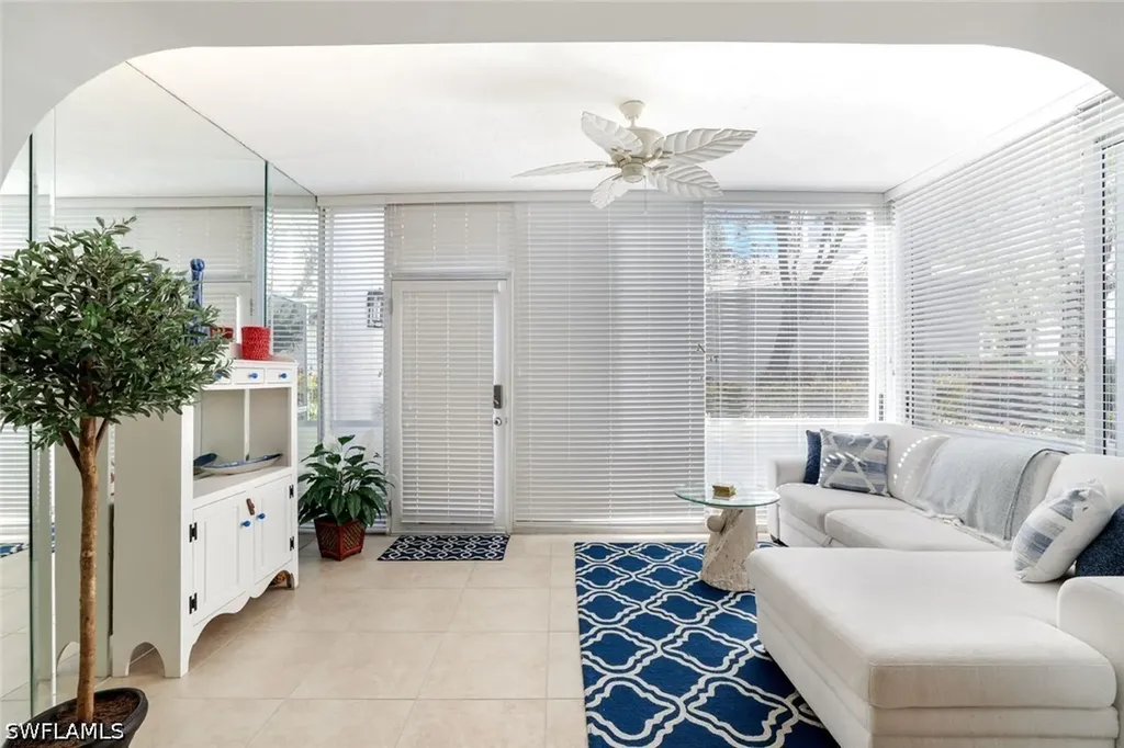 5801 Glencove Drive Naples FL 34108