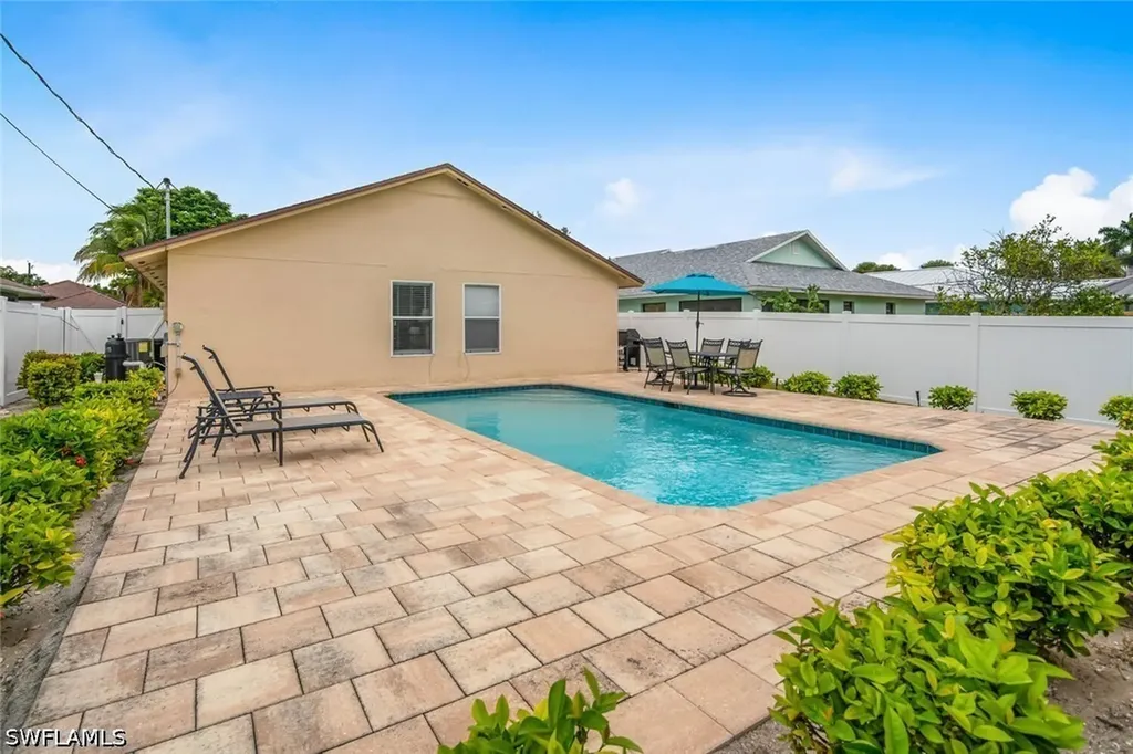 534 96th Avenue N Naples FL 34108