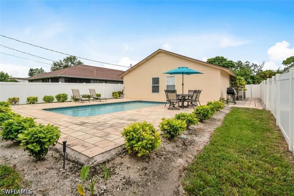 534 96th Avenue N Naples FL 34108