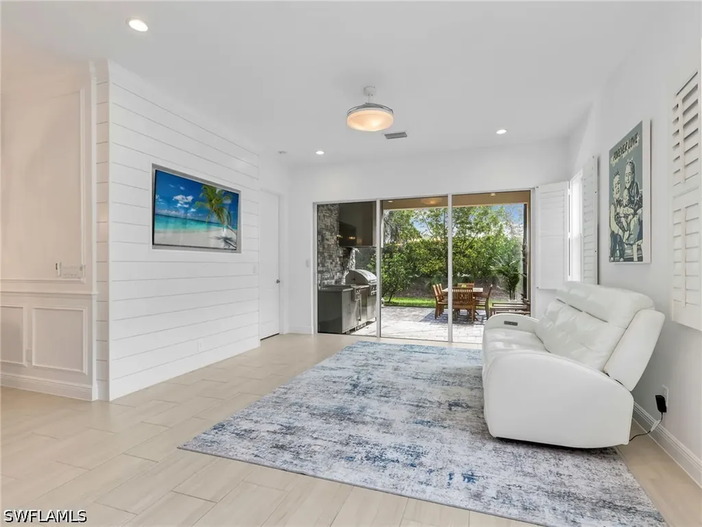 9052 Saint Lucia Drive Naples FL 34114
