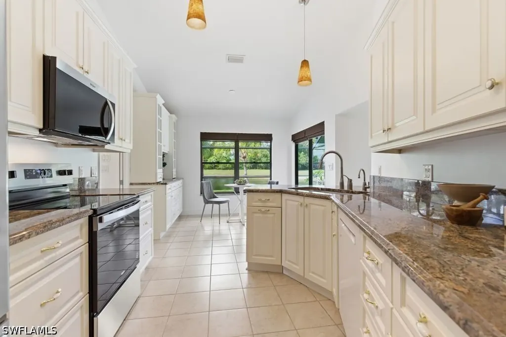 19184 Pine Run Lane Fort Myers FL 33967