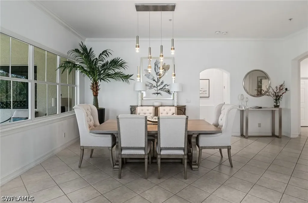 2842 Tiburon Boulevard E Naples FL 34109