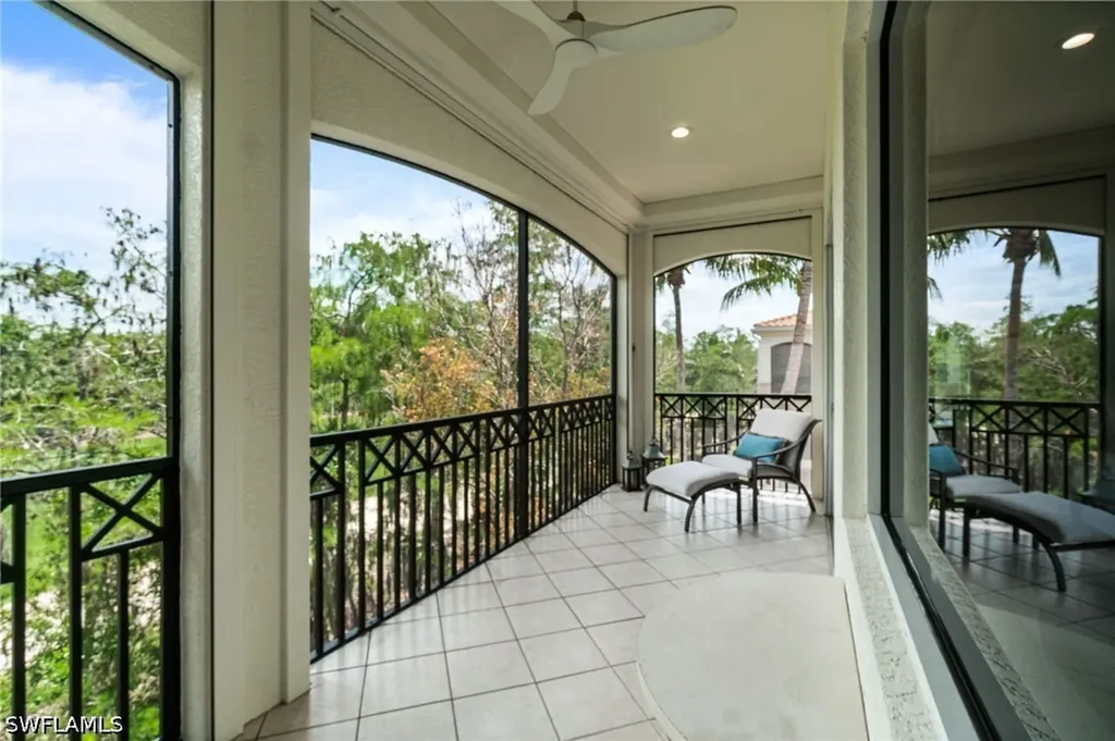 2842 Tiburon Boulevard E Naples FL 34109